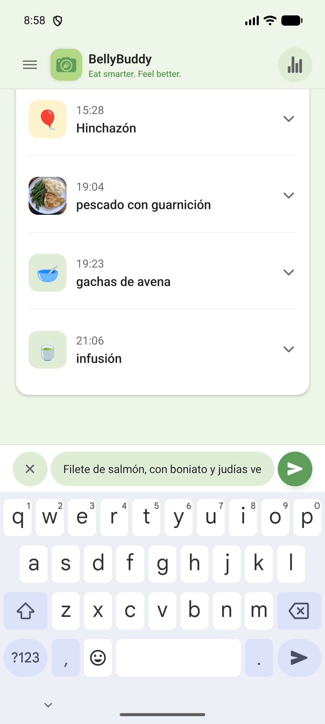 «Filete de salmón, con boniato y judías verdes» escribiéndose en BellyBuddy
